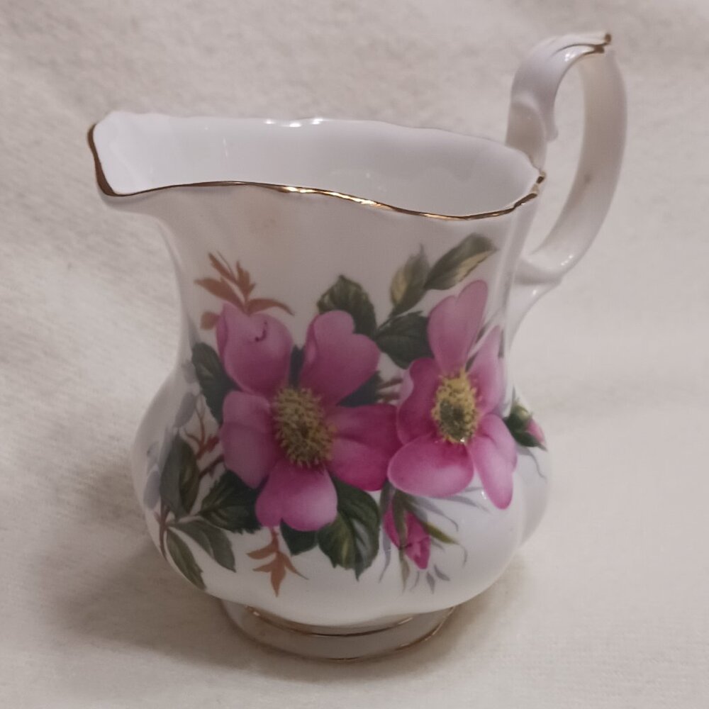 Vintage Discontinued Beautiful Royal Albert Prairie Rose Bone China Creamer